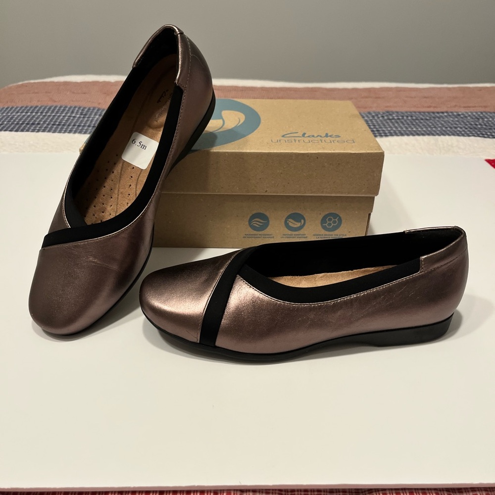 Clarks Pebble Metallic Un Darcey Ease Leather Flat - Women Size 6.5 M NEW Dressy